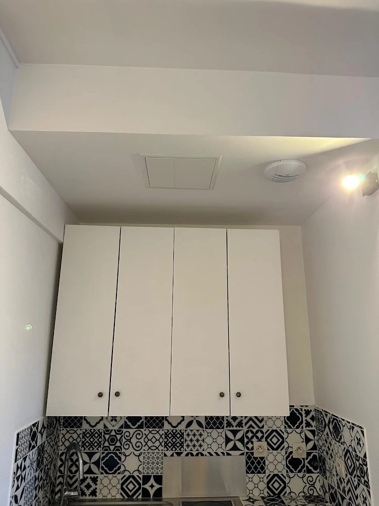 Intervention — Kitchenette