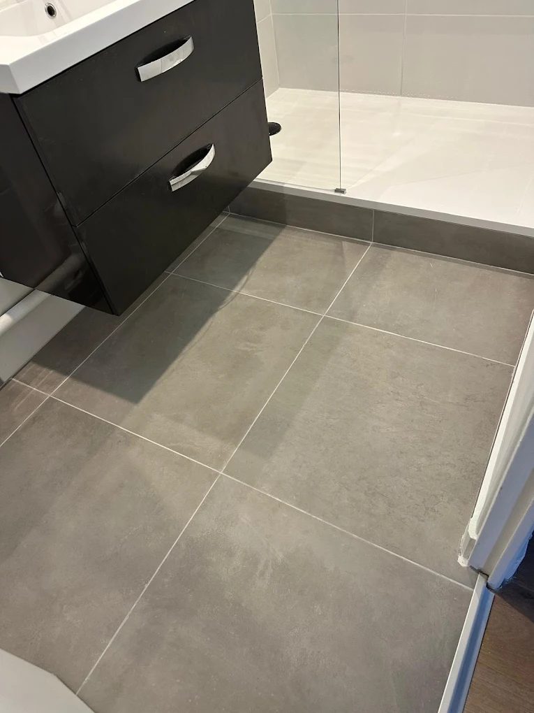 Remise en état — Salle de bain contemporaine